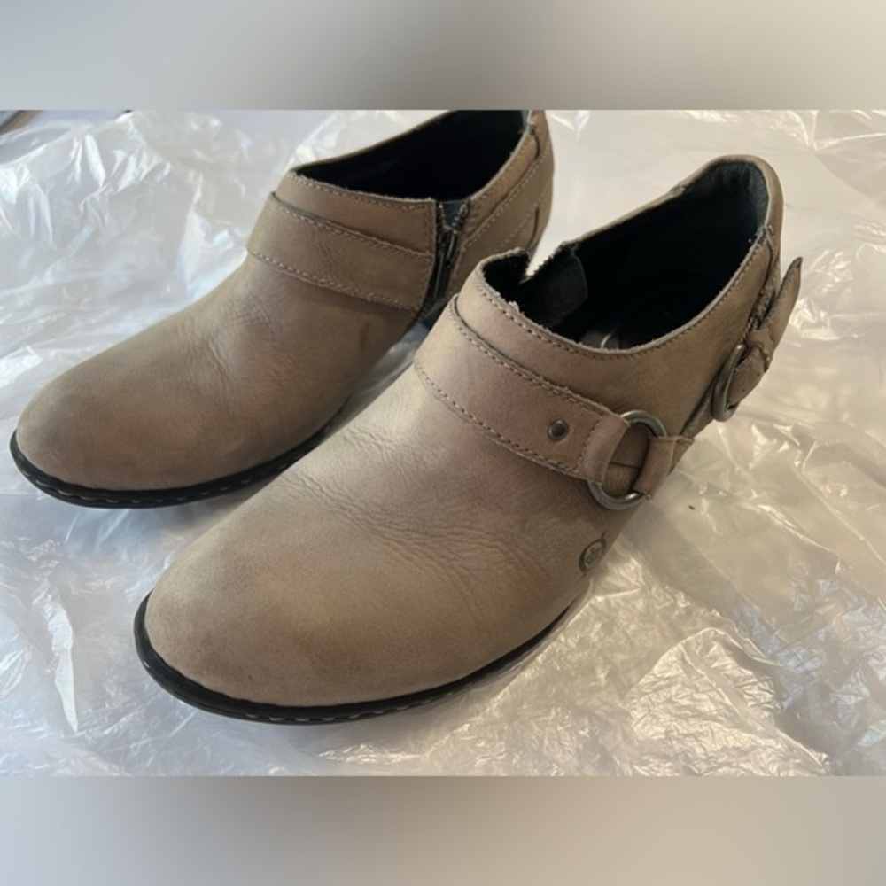 Born Women's Ankle Boots With Zipper/ Side Buckle Detail- Size 9.5/41